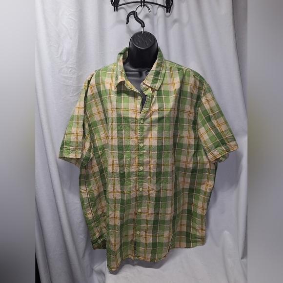 Old Navy plaid short sleeve button-down XXL - Picture 1 of 5
